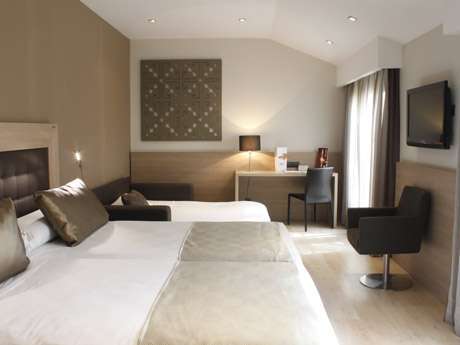 Habitación triple del hotel Catalonia Atocha. Foto 2