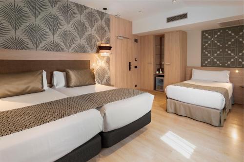 Habitación Triple del hotel Catalonia Atocha. Foto 6