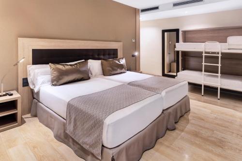 Habitación Familiar del hotel Catalonia Atocha. Foto 5