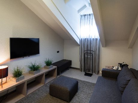 Suite del hotel Catalonia Plaza Mayor. Foto 1