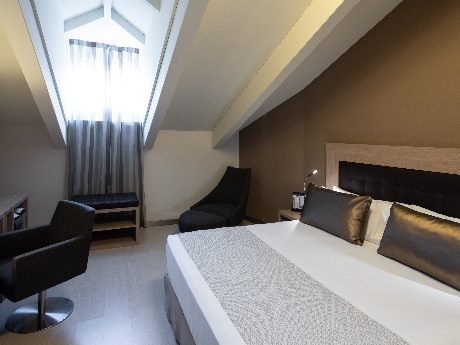 Suite del hotel Catalonia Plaza Mayor. Foto 2