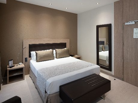 Habitación doble del hotel Catalonia Plaza Mayor. Foto 1