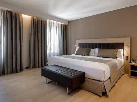 Habitación doble Superior del hotel Catalonia Plaza Mayor. Foto 2