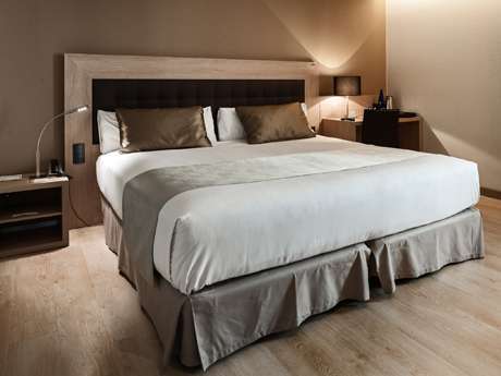 Habitación doble Premium del hotel Catalonia Plaza Mayor. Foto 1