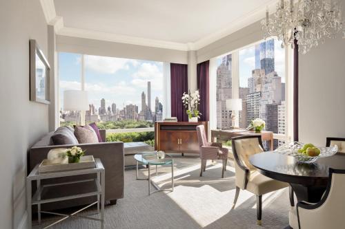 Suite Executive de 1 dormitorio con vistas al parque del hotel Trump International and Tower New York. Foto 3