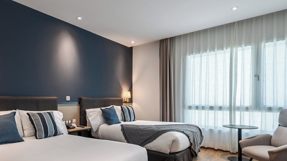 Habitación estándar, 2 camas individuales del hotel Crowne Plaza Madrid Airport, An Ihg