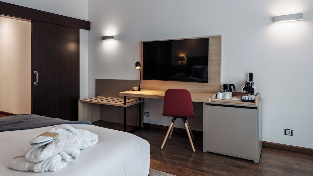 Habitación Premium del hotel Crowne Plaza Madrid Airport, An Ihg. Foto 1