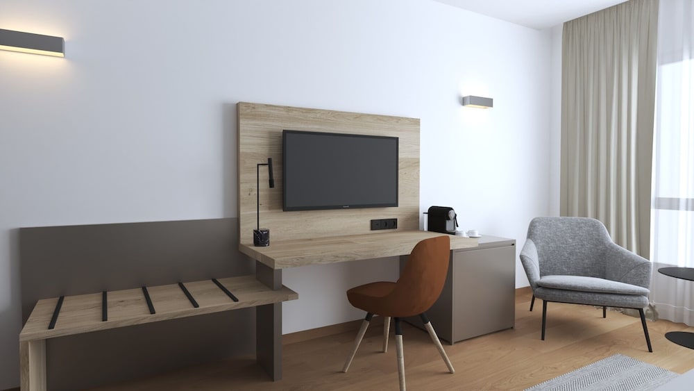 Habitación estándar del hotel Crowne Plaza Madrid Airport, An Ihg. Foto 2