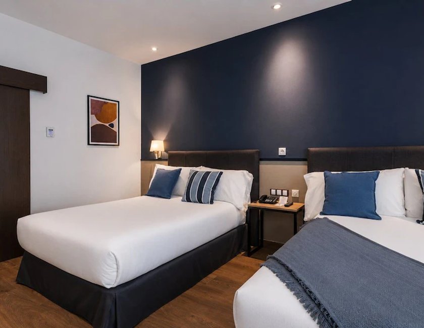 Habitación familiar, 2 camas dobles del hotel Crowne Plaza Madrid Airport, An Ihg. Foto 1