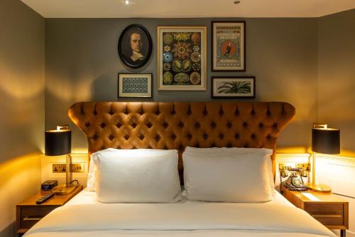 Estudio Townhouse con una Cama Queen del hotel 100 Queen's Gate London, Curio Collection By Hilton. Foto 6