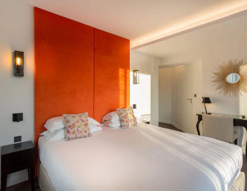 Habitación ejecutiva (Comtesse), vista frontal de la Torre Eiffel del hotel La Comtesse. Foto 1