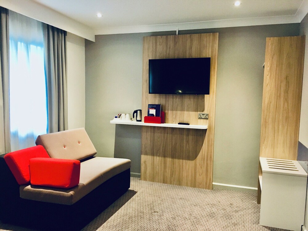 Habitación estándar, 1 cama doble con sofá cama del hotel Holiday Inn Express London-victoria
