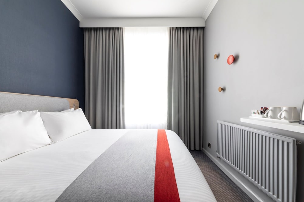 Habitación estándar, 1 cama doble del hotel Holiday Inn Express London-victoria. Foto 13