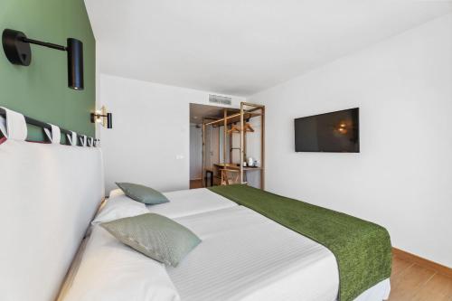 Habitación Doble con vistas al mar - 1 o 2 camas del hotel THB Lanzarote Beach. Foto 2