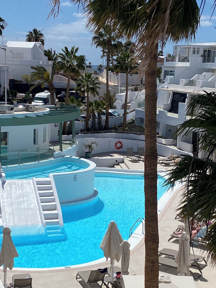 Estudio, vistas a la piscina del hotel Kikerestudios. Foto 5