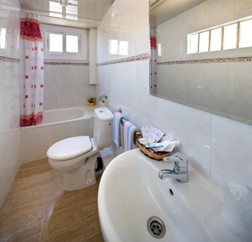 Habitación Doble con baño privado - 1 o 2 camas del hotel Barcelona. Foto 12