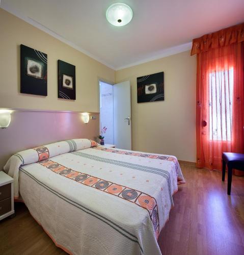 Habitación Doble con baño privado - 1 o 2 camas del hotel Barcelona. Foto 18