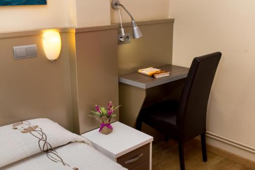 Habitación Doble con baño privado - 1 o 2 camas del hotel Barcelona. Foto 19