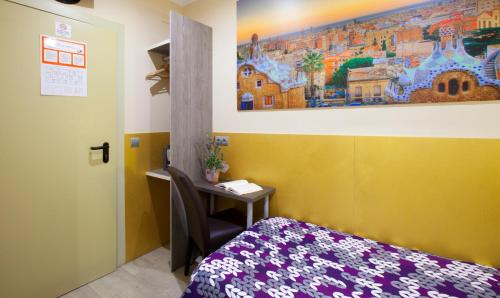 Habitación Individual con baño privado del hotel Barcelona. Foto 2