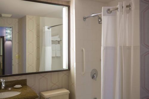 Habitación Doble - 2 camas dobles del hotel Courtyard by Marriott New York Manhattan/ Fifth Avenue. Foto 3