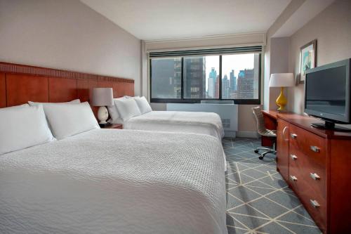 Habitación con 2 camas grandes del hotel Courtyard by Marriott New York Manhattan/ Fifth Avenue. Foto 3