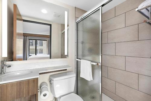 Habitación Doble Estándar con 2 camas dobles del hotel Holiday Inn Nyc - Manhattan 6th Ave- Chelsea. Foto 5