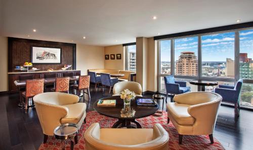 Habitación Club con vistas a la ciudad - 1 cama extragrande del hotel Sheraton Laguardia East