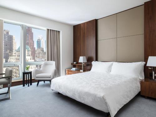 Deluxe con cama extragrande, cocina y vistas a la ciudad del hotel Langham Place, Fifth Avenue. Foto 5