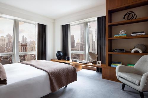 Suite Club de 1 dormitorio con vistas al Empire State del hotel Langham Place, Fifth Avenue. Foto 9