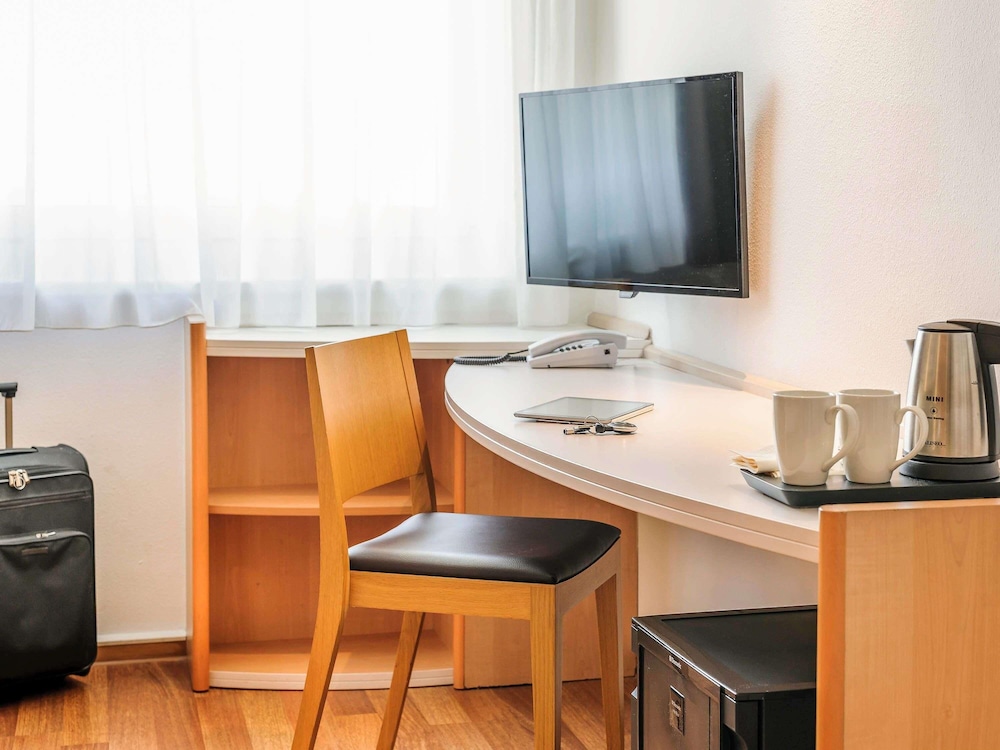 Habitación Estándar con 1 cama individual del hotel Ibis Berlin Messe. Foto 3