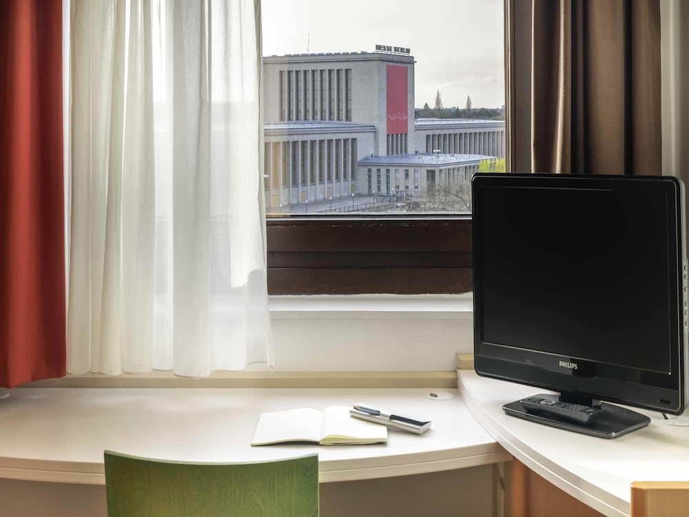 Habitación Estándar con 1 cama individual del hotel Ibis Berlin Messe. Foto 4