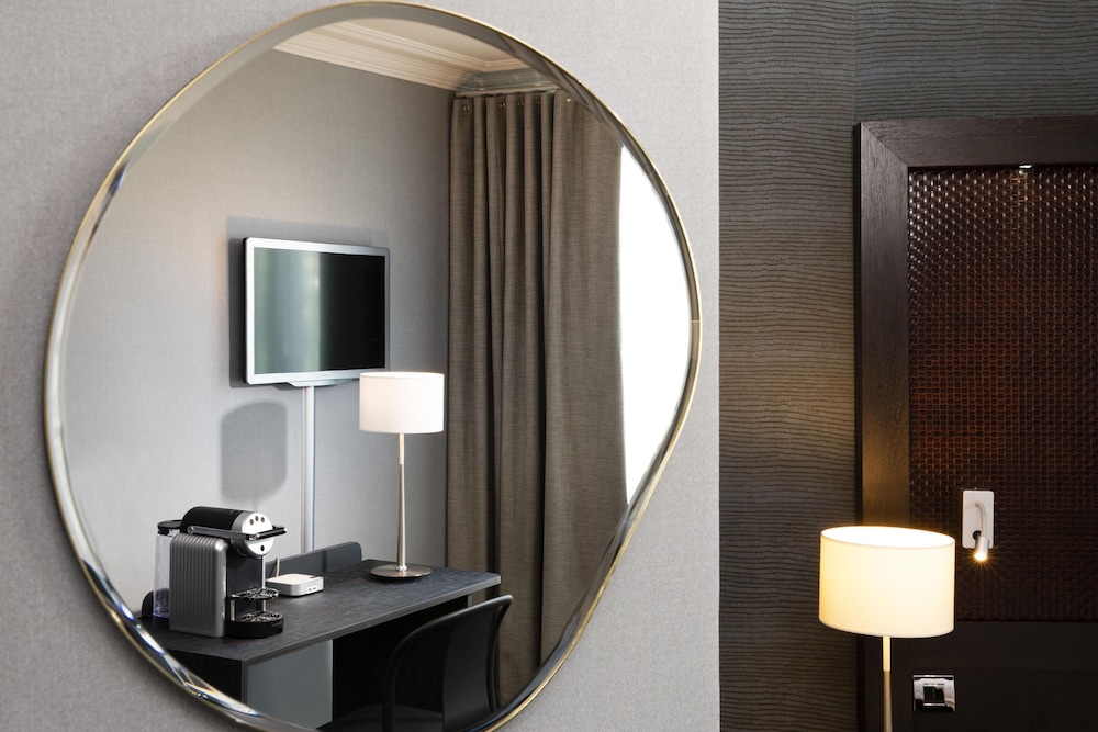 Habitación clásica doble del hotel Elysees Regencia. Foto 3
