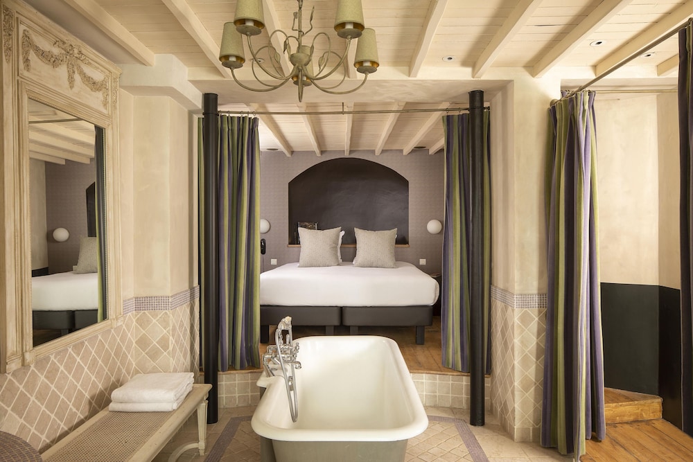 Suite Junior del hotel Elysees Regencia