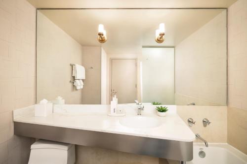 Executive King High Floor - Fully Renovated del hotel Millennium Premier New York Times Square. Foto 5