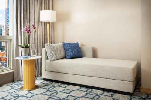 Premier King City View - Fully Renovated del hotel Millennium Premier New York Times Square. Foto 6