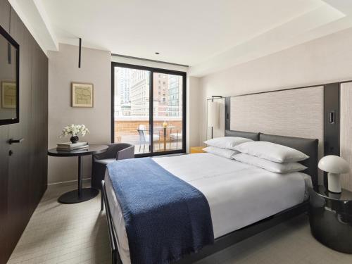 Habitación Premium Empire State con terraza - 1 cama grande del hotel AKA NoMad. Foto 3