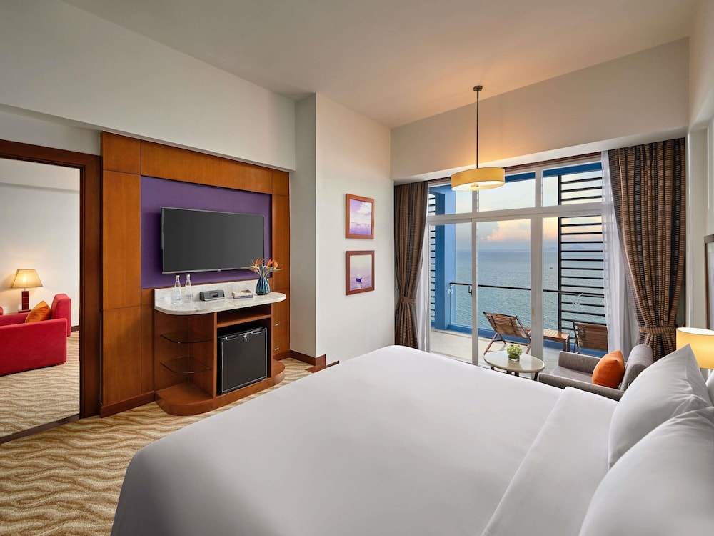 Suite Superior con 1 cama king - size del hotel Novotel Nha Trang
