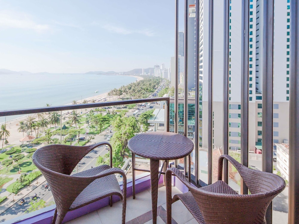 Habitación estándar con 2 camas individuales del hotel Novotel Nha Trang. Foto 5