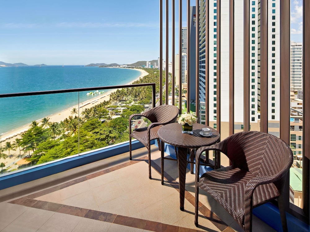 Habitación estándar con 2 camas individuales del hotel Novotel Nha Trang. Foto 8