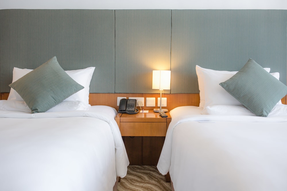 Habitación estándar con 2 camas individuales del hotel Novotel Nha Trang. Foto 13