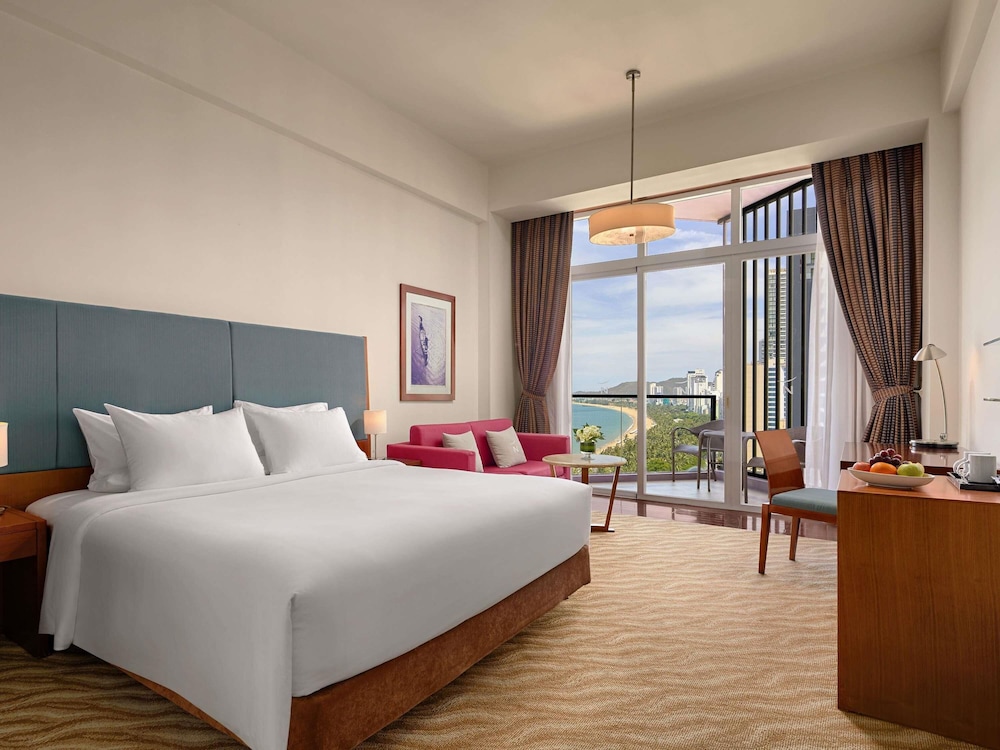 Habitación Superior con 1 cama king - size del hotel Novotel Nha Trang