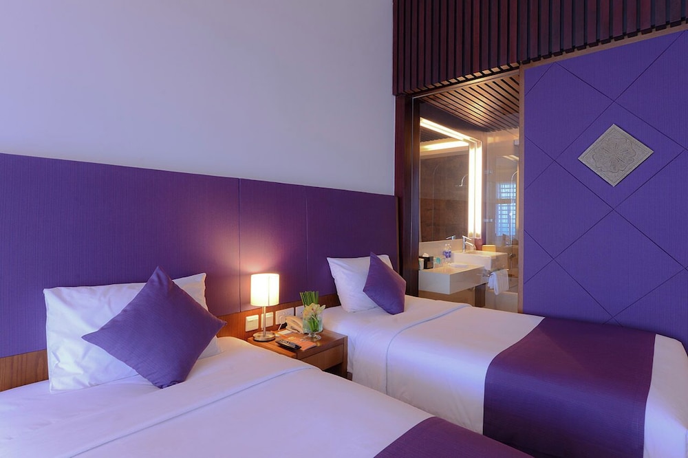 Habitación Superior con 2 camas individuales y vistas al mar del hotel Novotel Nha Trang. Foto 7