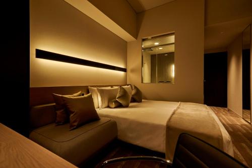 Habitación doble 38F con acceso al salón - Planta executive del hotel The Royal Park Iconic Tokyo Shiodome. Foto 5