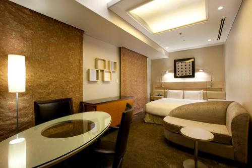 Habitación Doble Moderate con acceso al salón - Planta premium del hotel The Royal Park Iconic Tokyo Shiodome. Foto 7