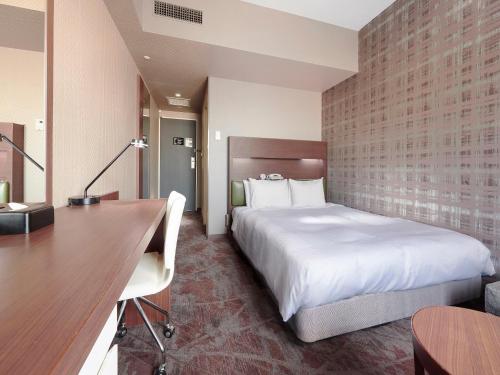 Habitación Doble Deluxe - Fumadores del hotel Sotetsu Grand Fresa Tokyo-Bay Ariake. Foto 5