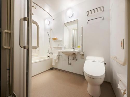 Habitación Doble Económica para no fumadores - 2 camas del hotel Sotetsu Grand Fresa Tokyo-Bay Ariake. Foto 5