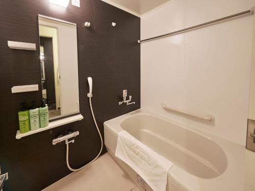 Suite Deluxe - no fumadores del hotel Sotetsu Grand Fresa Tokyo-Bay Ariake. Foto 2
