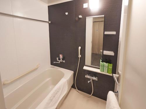Suite Executive - No fumadores del hotel Sotetsu Grand Fresa Tokyo-Bay Ariake. Foto 5