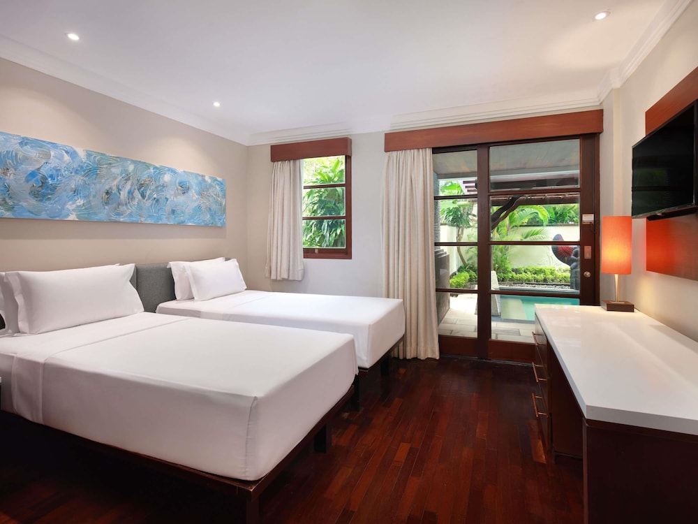 Suite Apartamento de 3 Dormitorios con Piscina Privada y Pérgola del hotel Novotel Bali Nusa Dua Hotel & Residence. Foto 1