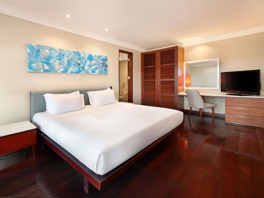 Suite Apartamento de 4 Dormitorios con Amplia Cocina, Comedor y Balcón, Ideal para Familias del hotel Novotel Bali Nusa Dua Hotel & Residence. Foto 1
